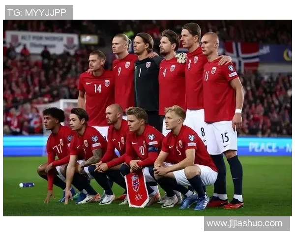 超级球星足球赛球员首度集结，共同亮相赛季开幕盛典彰显团队精神